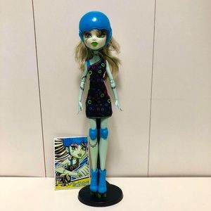 Monster High Doll: Roller Maze - Frankie Stein